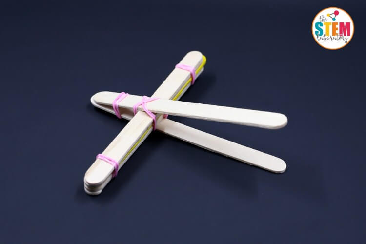 These conversation heart catapults are so cool! Perfect STEM activity for Valentine's Day.