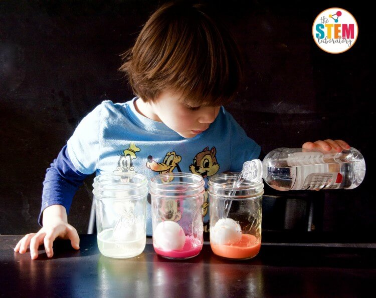 My kids will LOVE this cool science experiment! Make a glowing bouncy egg. It's so easy!